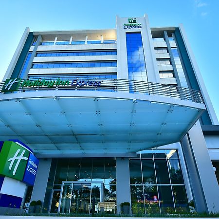 Holiday Inn Express Asuncion Aviadores , An Ihg Hotel Kültér fotó