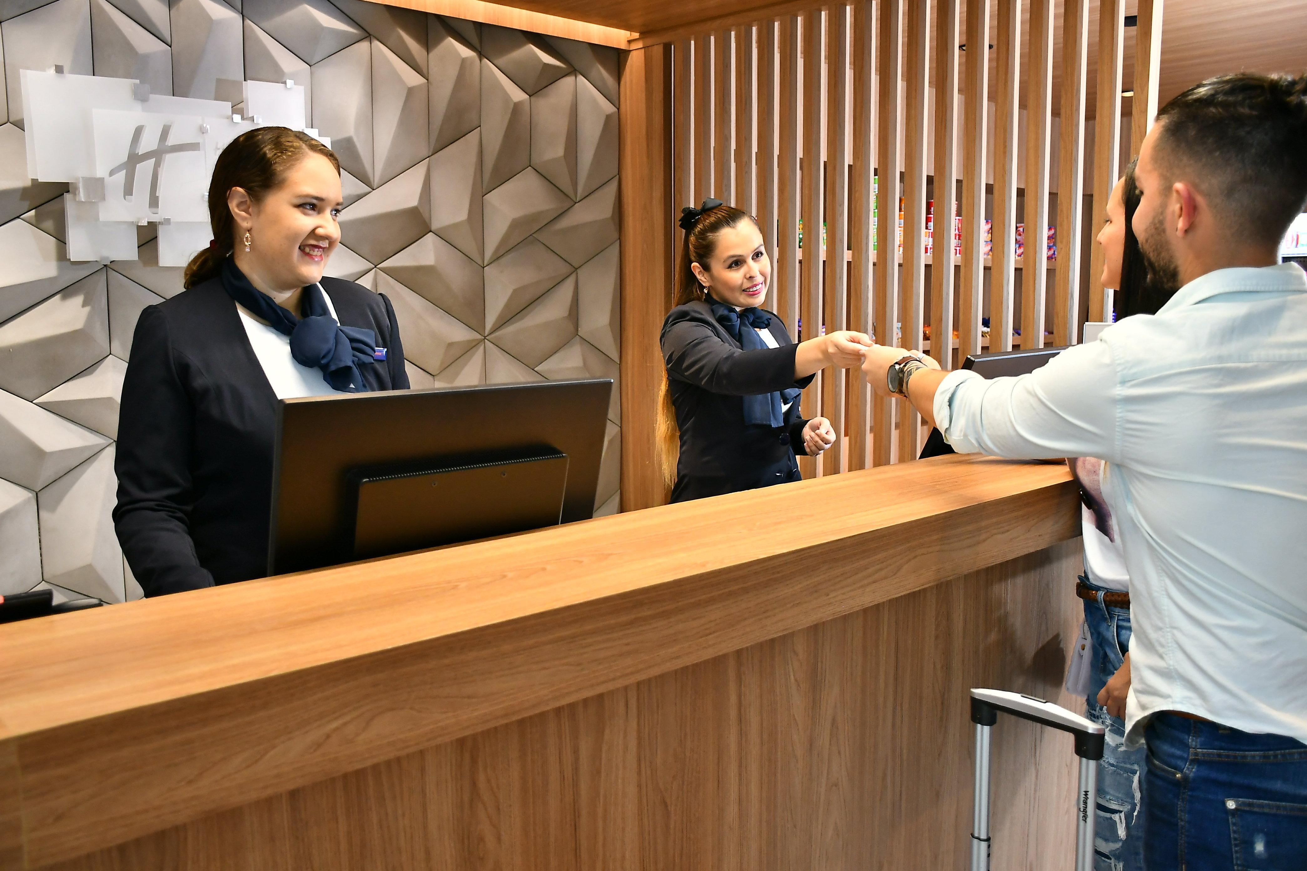 Holiday Inn Express Asuncion Aviadores By Ihg Kültér fotó